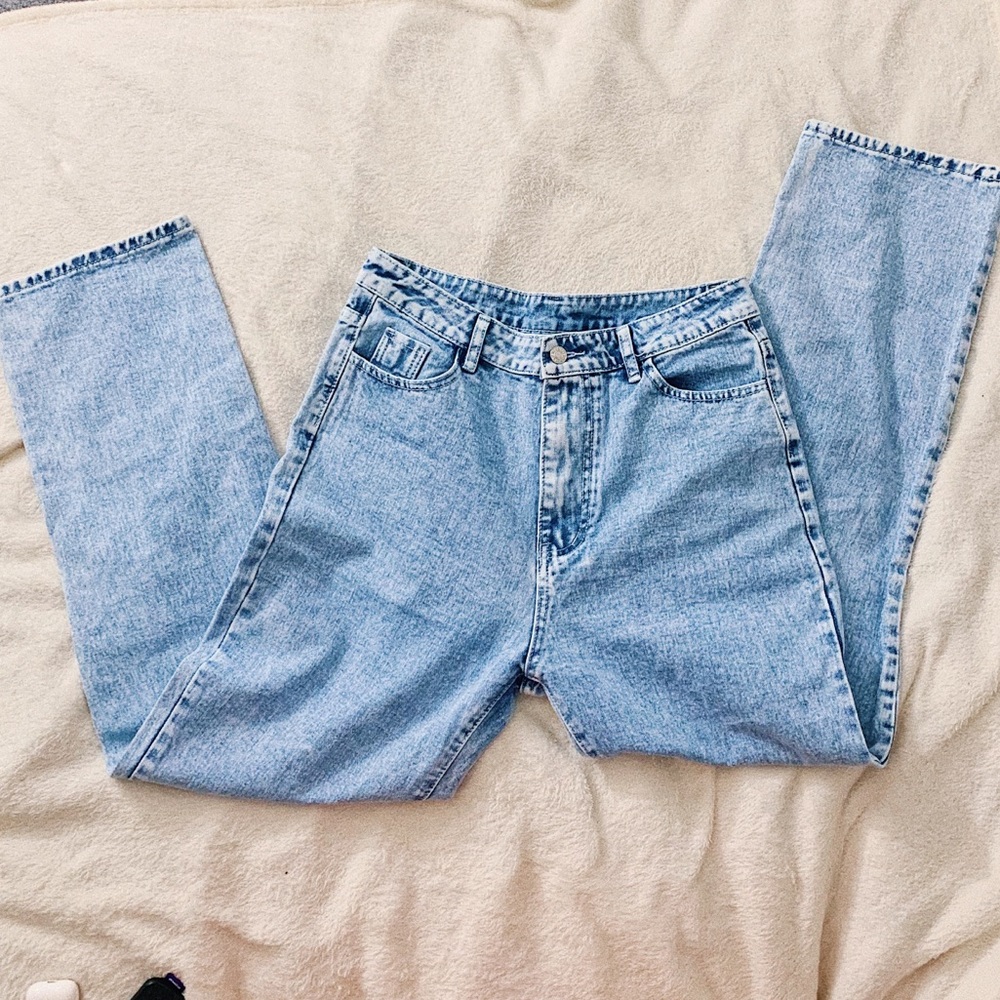 Acid wash mom jeans